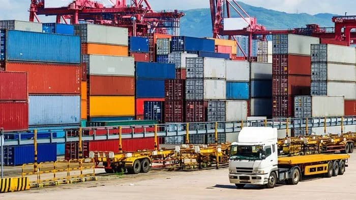 Những Giải Pháp Phát Triển Logistics Tại Việt Nam Trong Bối Cảnh Hiện Nay