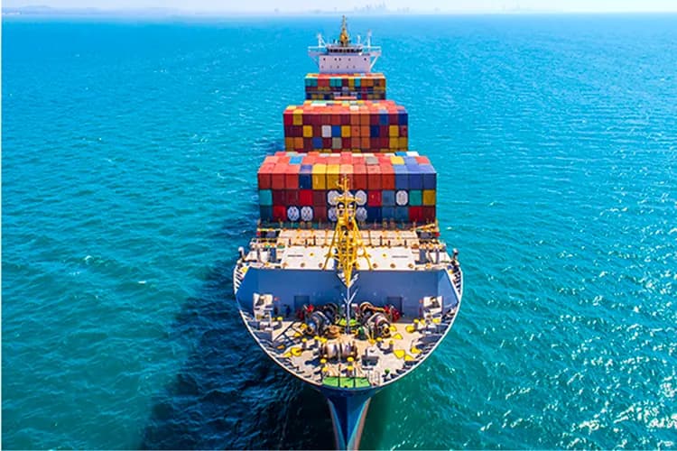 thuyền vận chuyển container